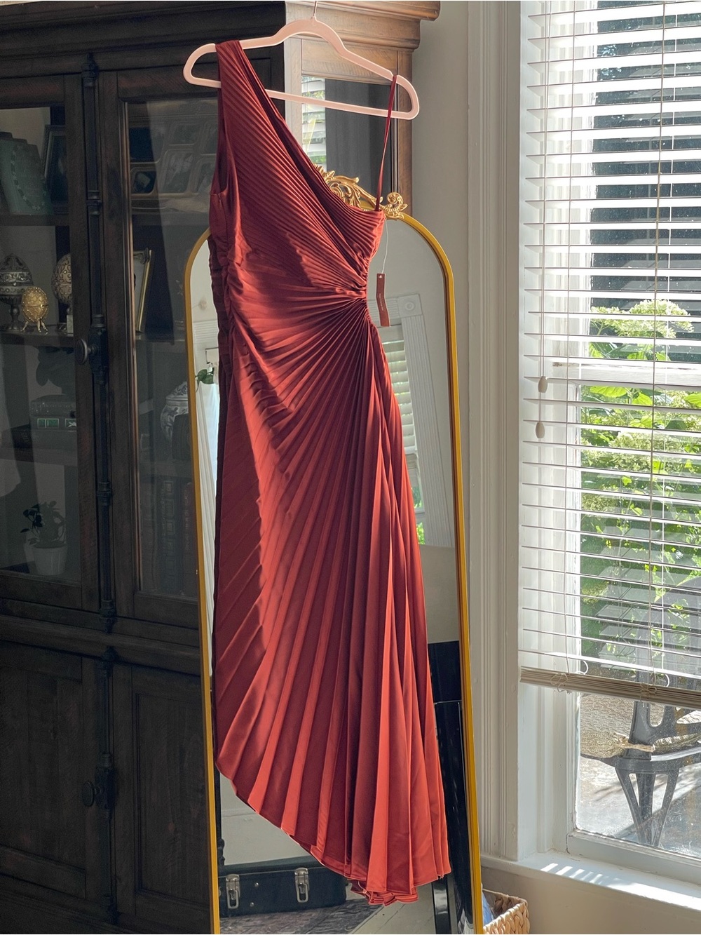 Few Moda NWT o.p.t Perko One-Shoulder cut out Pleated Rust Orange Dress - Picture 8 of 12